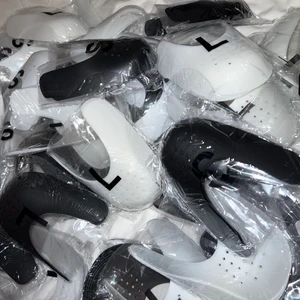 Crease Skydd - Crease Skydd  -Storlekar 35-47 -Färger: Svart och Vit - 49 kr/st 