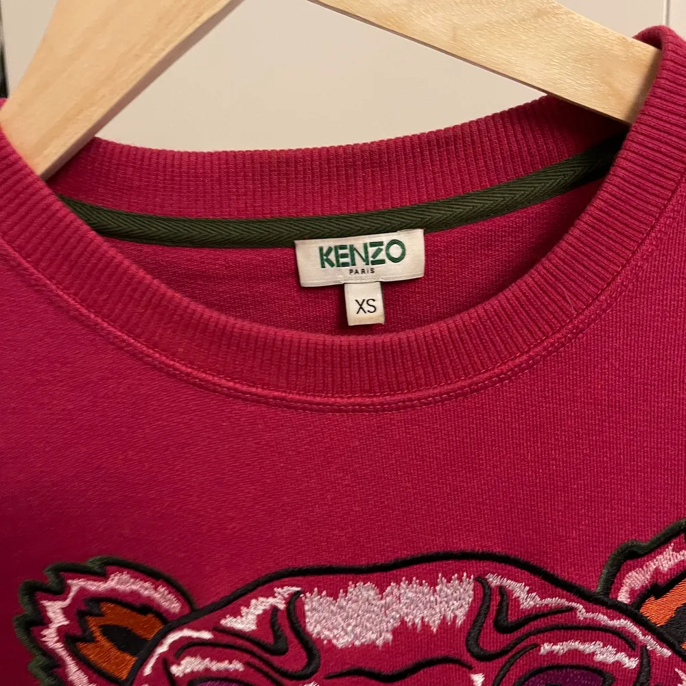 En rosa kenzo sweatshirt som inte används längre, storlek Xs . Tröjor & Koftor.