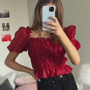 Röd topp NA-KD - Röd topp från NA-KD i storlek 34❤️