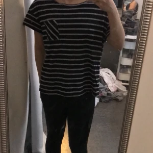 T shirt - Jätte fin men använder inte t-shirts längre