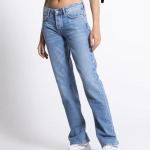 Lager 157 Jeans - Jag säljer dessa jeans för att dem inte kommer till någon användning. Modellen är ”Icon” från lager 157. Dem är knappt använda och har inga defekter, dem ser ut som helt nya. Jag köpte dem för 400 och säljer för 200