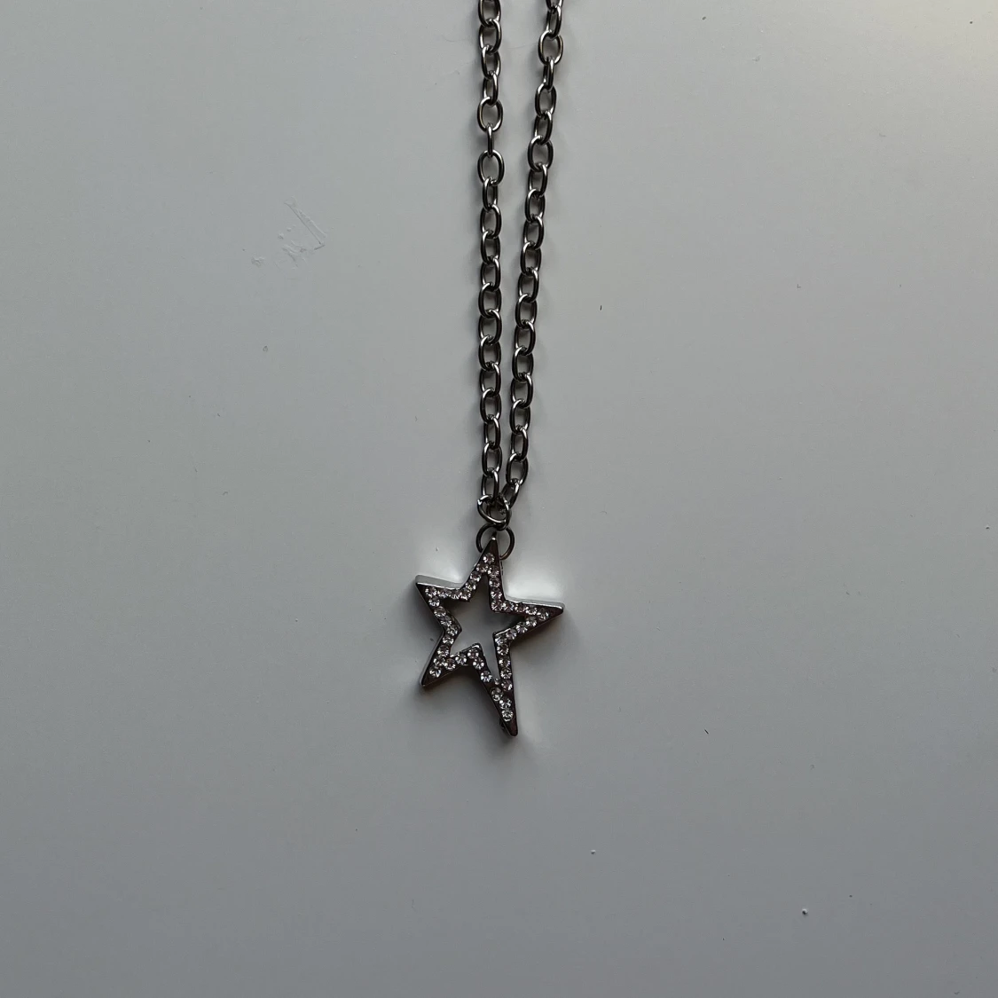 Stjärn-halsband med rhinesgones - 91