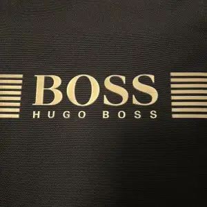 Hugoboss väska 