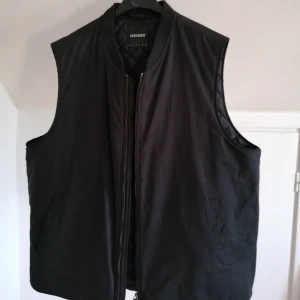 Vest Lyle n Scott - Strl xxl men inte jättestor