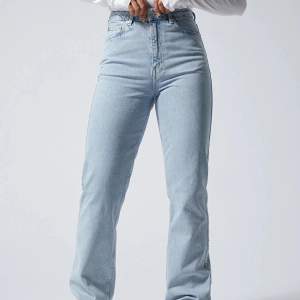Weekday jeans i storlek 28/32 💙 superfint skick!! Som nya 😄 frakt tillkommer 