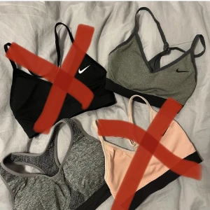 Sport BHar - OBS! Svart och rosa sålda❌ Sport BHar, inte mycket använda. Tre från Nike med justerbara band, sista från någon sportaffär. Alla är vadderade. Passar en xs/s. 150kr/styck på Nike BHarna och 80kr för den sista gråa. Kan göra deals för att köpa flera/alla!