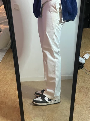 Dickies 874 Work pants - Bara använda 1 gång, säljes för de är för tajta! Passar både kille och tjej storlek 28/30
