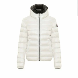 Colmar jacka - Säljer min fina colmar jacka då den inte kommer till användning längre, skriv för fler bilder ❤️