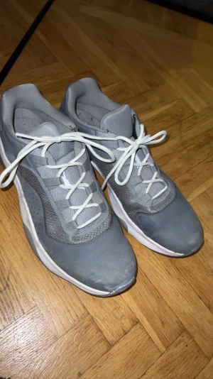 Air jordan 11 low (46) - OBS!! Möts bara i linköping