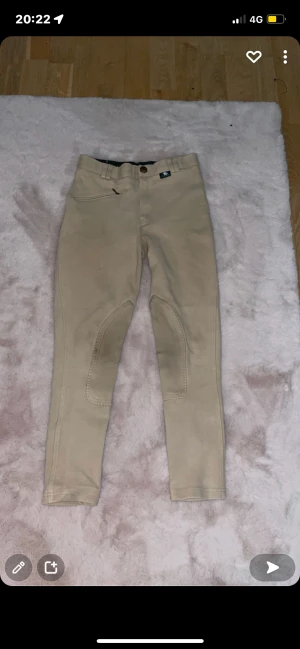 Ridbyxa - Säljer ett par ridbyxor pga att dom är för små och vill ha ett par andra