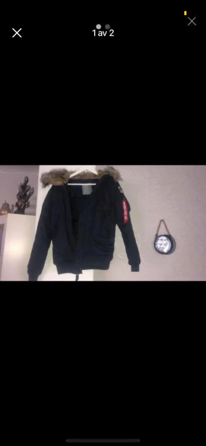 Alpha industri  - Säljer nu min alpha industri jacka storlek S, använd max 4 gånger! I nyskick Nypris : 3200