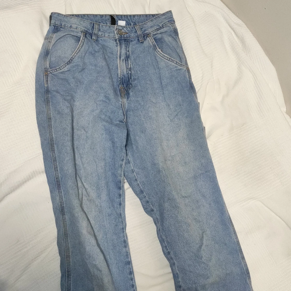 Ljusblå jeans 