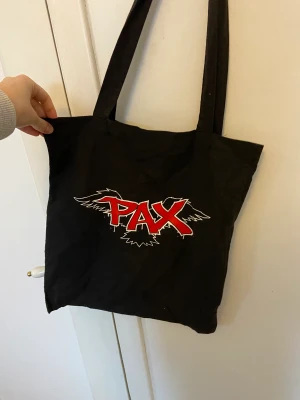 Tygväska - Cool tygpåse, köpt second hand! 