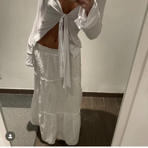 Långkjol - Säljer denna långkjol för 300kr + frakt. Bra skick! Storlek 40! 