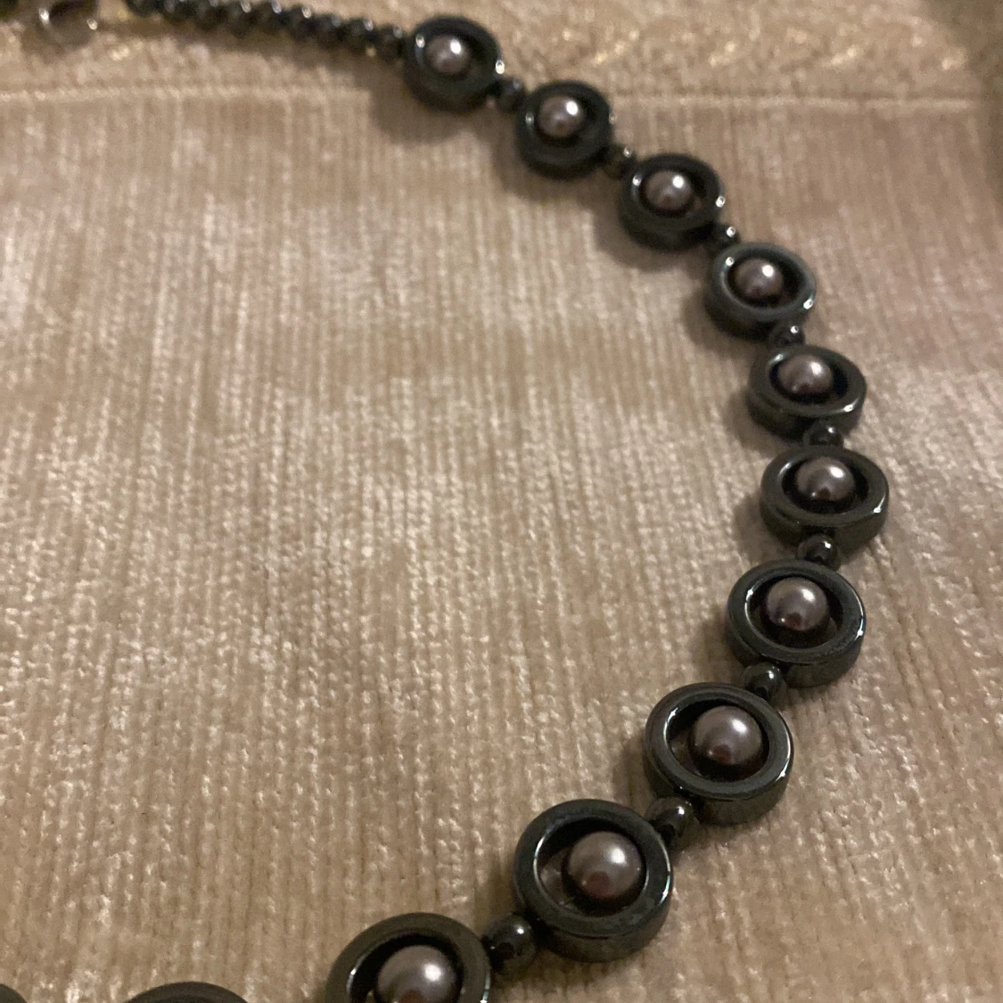 Halsband med pärlor  - 90