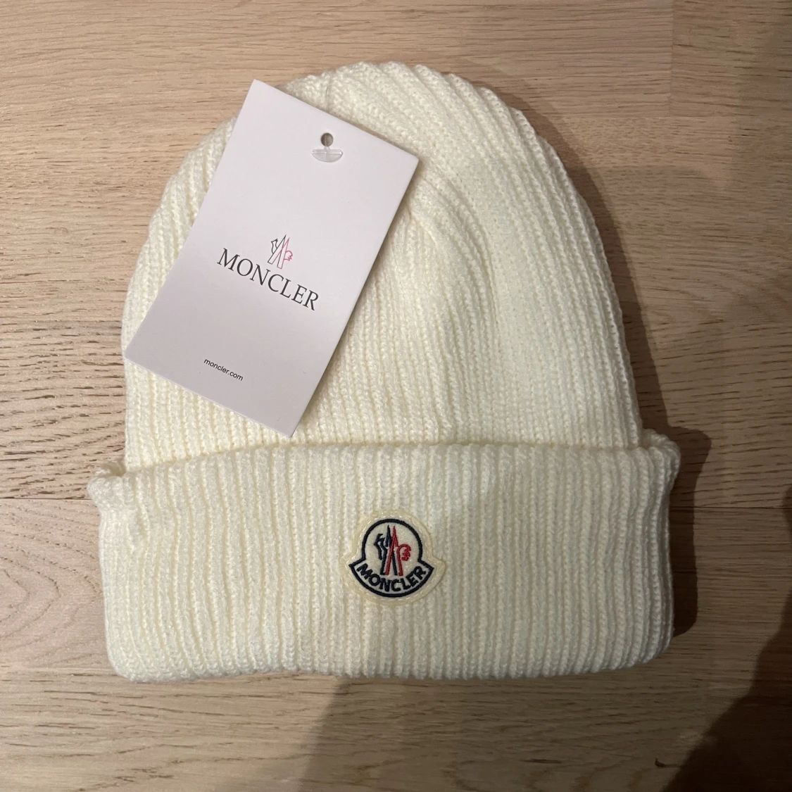 Moncler mössor - 90