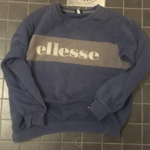 Ellesse långärmad tröja XXL - Fin Ellesse långärmad tröja sparsamt använd infint skick storlek XXL