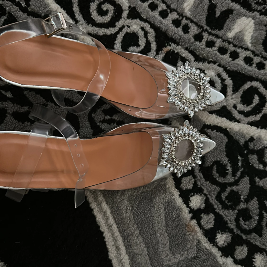 Hej jag köpte klackar och det blev för små  - 90