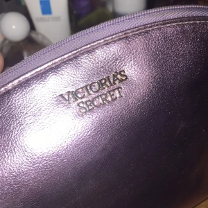 Victoria’s Secret necessär  - En gammal favorit 💕VS necessär, perfekt för make up eller skincare 