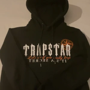 Trapstar hoodie - Säljes jätte fin oanvänd storlek S passar M