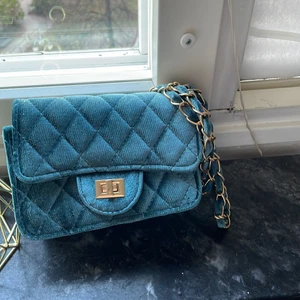 Väska  - Jättefin väska från ur och pen 