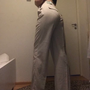 Grå byxor  - Gratis frakt/Free shipping. Grey pants, High waisted, new bought!/Ny köpt!