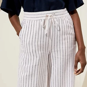 Randiga Linnebyxor Vita/svarta - Säljer dessa supersnygga linnebyxor från M&S. Endast testade. Storlek 8 Regular. Passar storlek 36. 