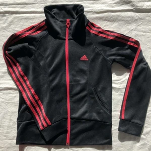 Adidas - Adidas kofta, passar till xs-m