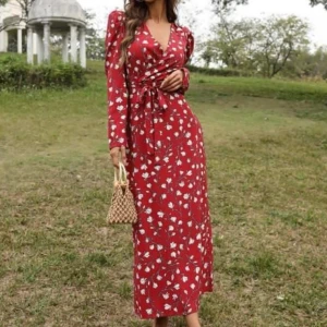 Klänning - Oanvänd och endast testad  strl S 