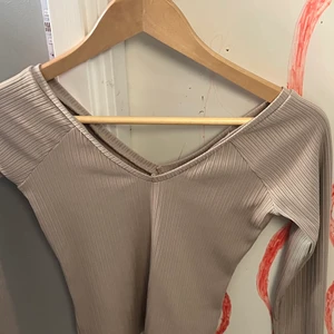 Tröja - V/U ringad eller hur man skriver