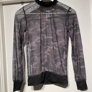 Kamo tröja - Genomskinlig tröja från boohoo 