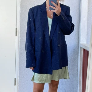 Oversized kavaj - Snygg och bekväm kavaj som kan matchas till mycket! Frakt tillkommer 😊