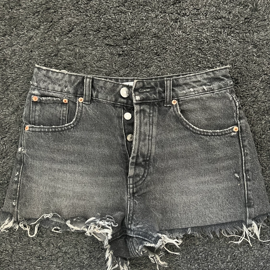 Gråa jeans shorts zara