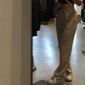 Linneliknande byxor  -  Beiga linnebyxor från H&M  💕