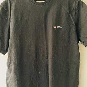 Black XL t-shirt, standard fit. Worn once or twice. Retail price ~450sek