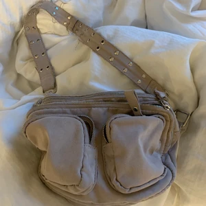 Väska - Trendig Gina tricot väska jag inte använder länge