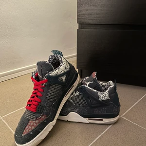 Air Jordan 4 Retro SE Sashiko - Använda 2 gånger, box finns med. Beställda från restock för 1 år sedan. Säljes eftersom dem är försmå.