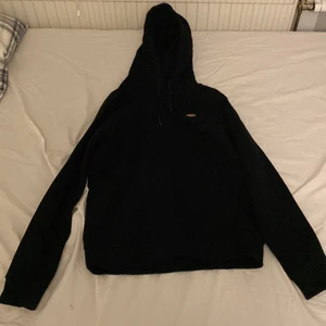 Dickies hoodie svart - Svart helt ny dickis hoodie! Nypris 799 men säljer för 400!
