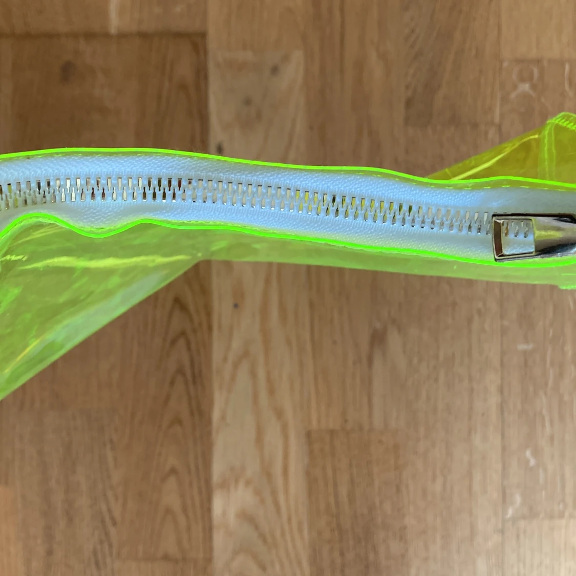 Neon axelrems väska - 91