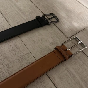 TIGER OF SWEDEN BÄLTE - Två bälten från tiger of sweden som är i jättebra skick. Använt några gånger och de är inga skador på dem alls. Inköpta för typ 500kr och de kommer inte till användning. Säljer för 250kr/ st. Kan förhandla till ett bra pris.