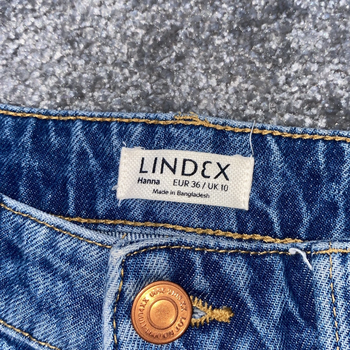 Mörkblåa jeans - 91