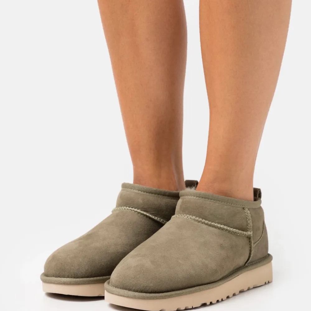 Säljer mina oanvänd uggs 🥰 storlek 39! Modell ultra. Finns i Jönköping annars står köparen för frakt. Skor.