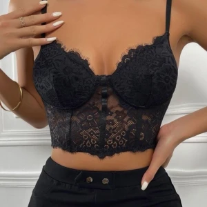 Spetslinne  - Säljer detta spetslinne då jag inte använder det.  