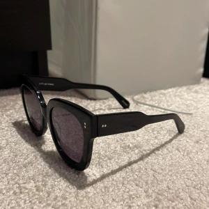 Chimi solglasögon  - Säljer mina Chimi eyewear solglasögon i modell 008, svarta. Ny pris 1200, säljer för 500+frakt.