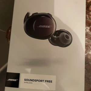 Bose hörlurar  - Bose hörlurar endast uppackade, aldrig använda.  Nypriset var cirka 2500