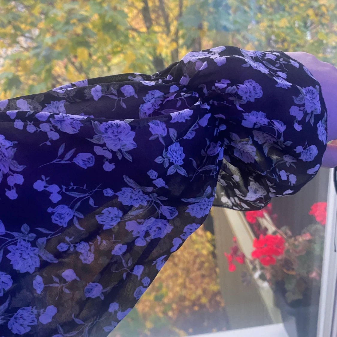 Otroligt fin klänning med mesh detaljer  - 91