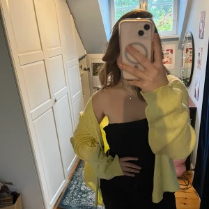 Ralph lauren kofta  - Så najs gul kofta! Från Ralph lauren, köpt på Beyond retro 💕 storlek L 