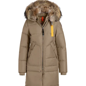 Parajumper Jacka  - Parajumper jacka storlek S, säljes för 6000. Jackan är i väldigt bra skick eftersom den knappt är använd. Är mer än gärna öppen för nya bud på jackan, det är endast att kontakta mig. Jag står för frakten. Kvitto finns! 