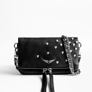 Zadig & Voltaire handväska  - Söt och unik Zadig väska i ganska bra skick💗 säljer för 900 kr men kan diskutera priset💗 kan mötas upp eller frakta, tryck inte på köp nu👌❤️