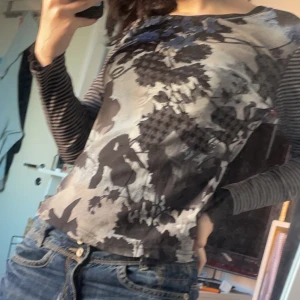 topp! - fin topp som jag inte längre använded! dm om ni vill ha info eller har frågor :”